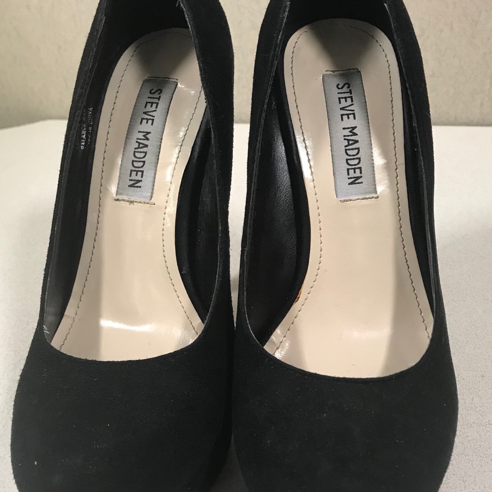 Steve Madden black suede heels